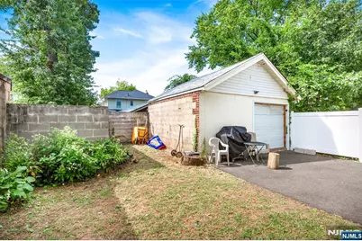 270 Goldsmith Avenue, Newark, NJ 07112 - Photo 25