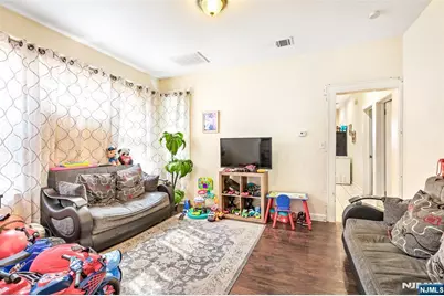 270 Goldsmith Avenue, Newark, NJ 07112 - Photo 15