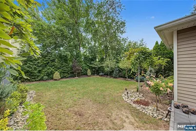 631 Oak Avenue, Saddle Brook Township, NJ 07663 - Photo 45
