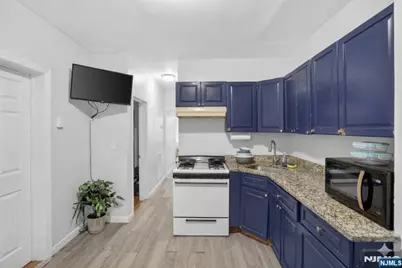 160 Fulton Avenue, Jersey City, NJ 07305 - Photo 7