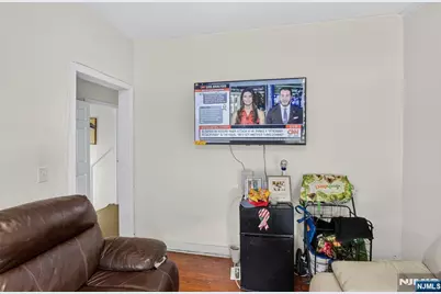 160 Fulton Avenue, Jersey City, NJ 07305 - Photo 9