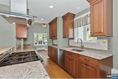 141 Henry Street, Hasbrouck Heights, NJ 07604 - Photo 23