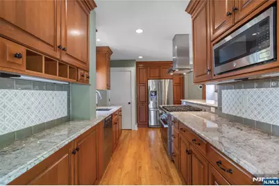 141 Henry Street, Hasbrouck Heights, NJ 07604 - Photo 19
