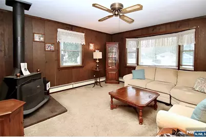 25-01 Romaine, Fair Lawn, NJ 07410 - Photo 5