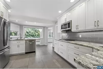 585 W Englewood Avenue, Teaneck Township, NJ 07666 - Photo 11