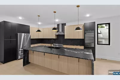 704 Chestnut Street B #B, Secaucus, NJ 07094 - Photo 5