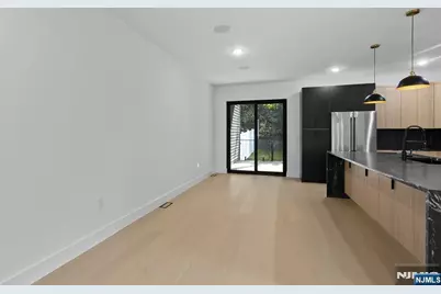 704 Chestnut Street B #B, Secaucus, NJ 07094 - Photo 13