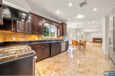 220 Concord Drive, Paramus, NJ 07652 - Photo 11