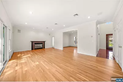220 Concord Drive, Paramus, NJ 07652 - Photo 7