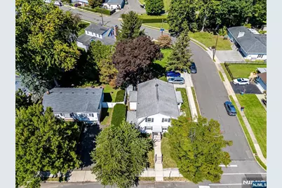8-83 Henderson Boulevard, Fair Lawn, NJ 07410 - Photo 5