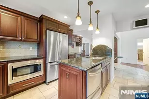 816 Pascack Rd, Paramus, NJ 07652 - Photo 7