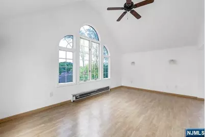 816 Pascack Road, Paramus, NJ 07652 - Photo 15