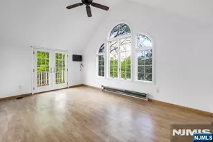 816 Pascack Rd, Paramus, NJ 07652 - Photo 9