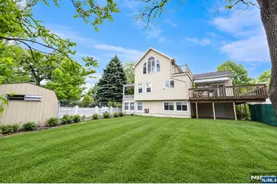 816 Pascack Road, Paramus, NJ 07652 - Photo 23