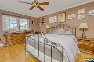 65 Forsythia Ln, Paramus, NJ 07652 - Photo 13