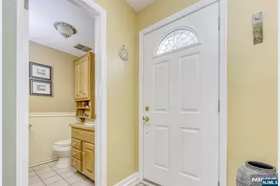 65 Forsythia Lane, Paramus, NJ 07652 - Photo 3