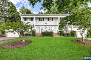 65 Forsythia Ln, Paramus, NJ 07652 - Photo 19