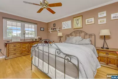65 Forsythia Lane, Paramus, NJ 07652 - Photo 15