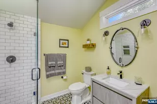 65 Forsythia Ln, Paramus, NJ 07652 - Photo 9