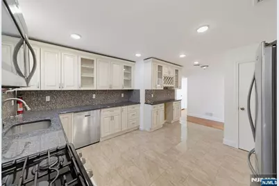495 Bluff Road, Fort Lee, NJ 07024 - Photo 5