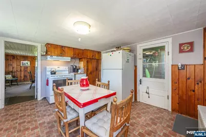 41-87 Mountain Road, Hamburg, NJ 07419 - Photo 13