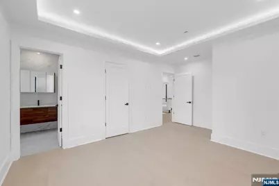 391 Burnet Place, Paramus, NJ 07652 - Photo 37