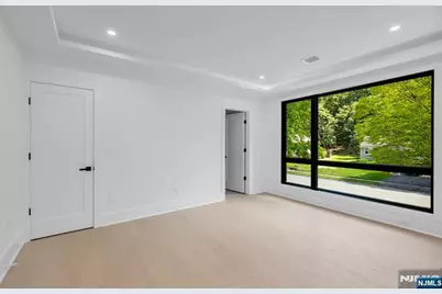 391 Burnet Place, Paramus, NJ 07652 - Photo 35