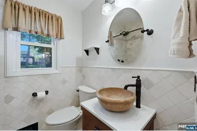270 Coolidge Avenue, Hasbrouck Heights, NJ 07604 - Photo 23