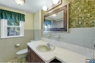 270 Coolidge Avenue, Hasbrouck Heights, NJ 07604 - Photo 25