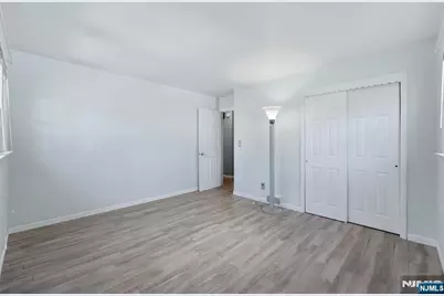 270 Coolidge Avenue, Hasbrouck Heights, NJ 07604 - Photo 27