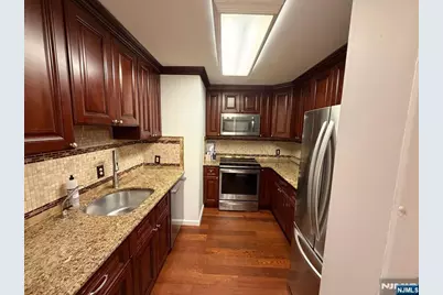 200 Grand Cove Way 3H #3H, Edgewater, NJ 07020 - Photo 5