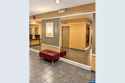 200 Grand Cove Way 3H #3H, Edgewater, NJ 07020 - Photo 3