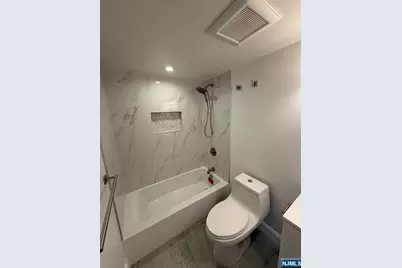 200 Grand Cove Way 3H #3H, Edgewater, NJ 07020 - Photo 13