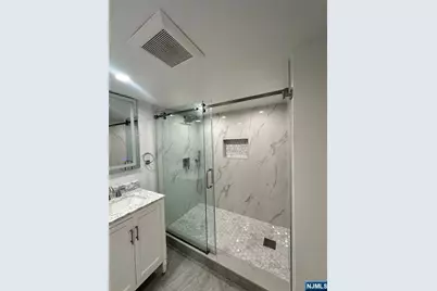200 Grand Cove Way 3H #3H, Edgewater, NJ 07020 - Photo 15