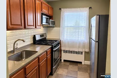 2337 Hudson Terrace E12 #E12, Fort Lee, NJ 07024 - Photo 7