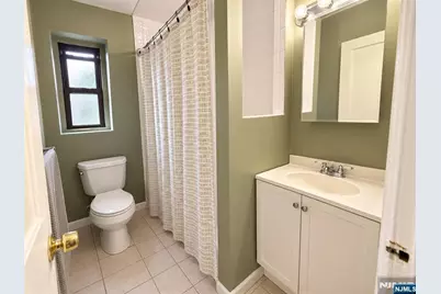 2337 Hudson Terrace E12 #E12, Fort Lee, NJ 07024 - Photo 9