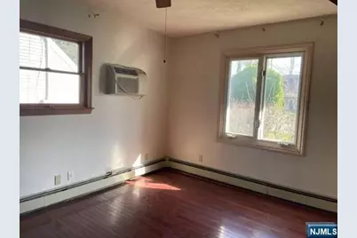 263 Phelps Avenue, Bergenfield, NJ 07621 - Photo 7