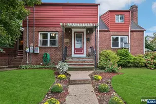 513 Chestnut Pl, Teaneck Township, NJ 07666 - Photo 3