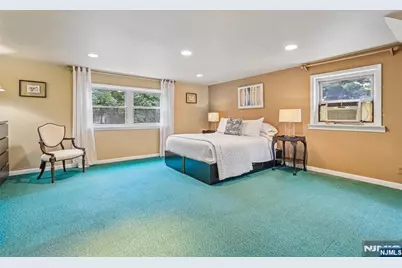 513 Chestnut Place, Teaneck Township, NJ 07666 - Photo 19