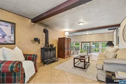 513 Chestnut Place, Teaneck Township, NJ 07666 - Photo 7