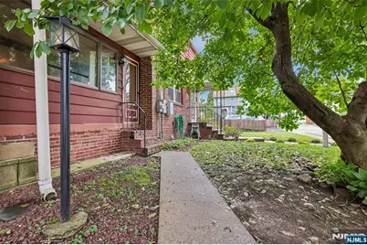 513 Chestnut Place, Teaneck Township, NJ 07666 - Photo 5