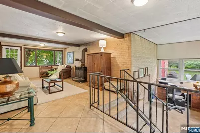 513 Chestnut Place, Teaneck Township, NJ 07666 - Photo 9
