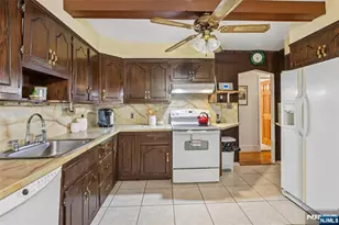513 Chestnut Pl, Teaneck Township, NJ 07666 - Photo 15