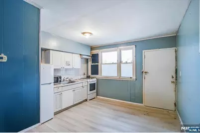 37 Newark Pompton Turnpike, Little Falls Township, NJ 07424 - Photo 5