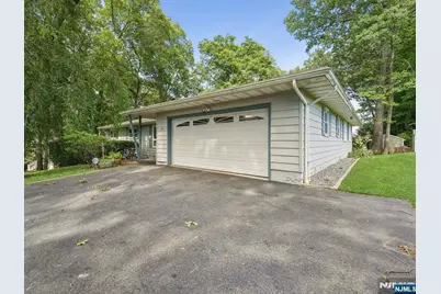 45 Sunset Road, Bloomingdale, NJ 07403 - Photo 31