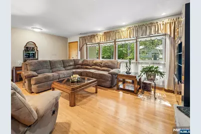 45 Sunset Road, Bloomingdale, NJ 07403 - Photo 5