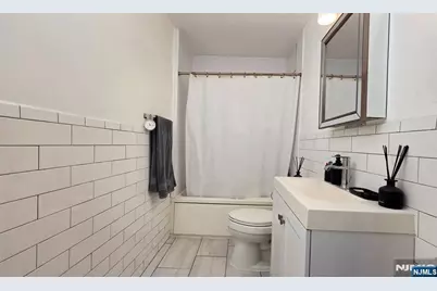 201 Bridge Plaza 9G #9G, Fort Lee, NJ 07024 - Photo 9