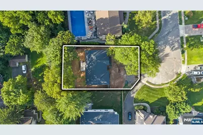 389 Mercer Avenue, River Edge, NJ 07661 - Photo 45