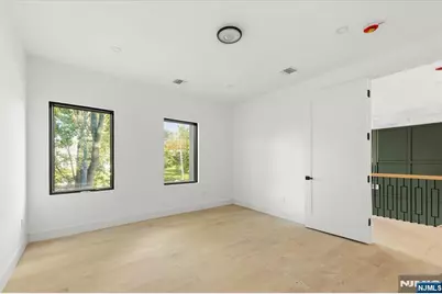 389 Mercer Avenue, River Edge, NJ 07661 - Photo 31