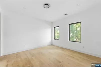 389 Mercer Avenue, River Edge, NJ 07661 - Photo 29